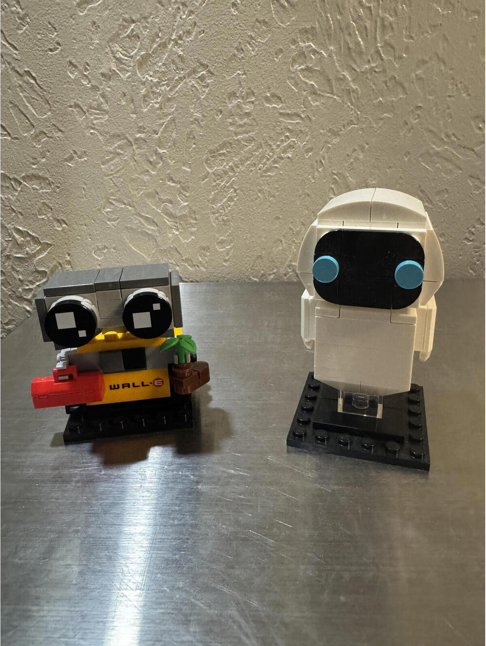 LEGO Wall-E and Eve Minifigure Set